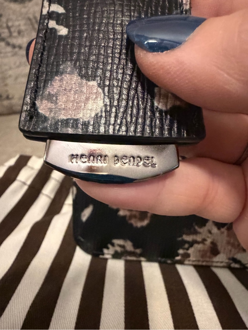henri bendel Black Floral Crossbody πΊπΈ - Picture 3 of 8